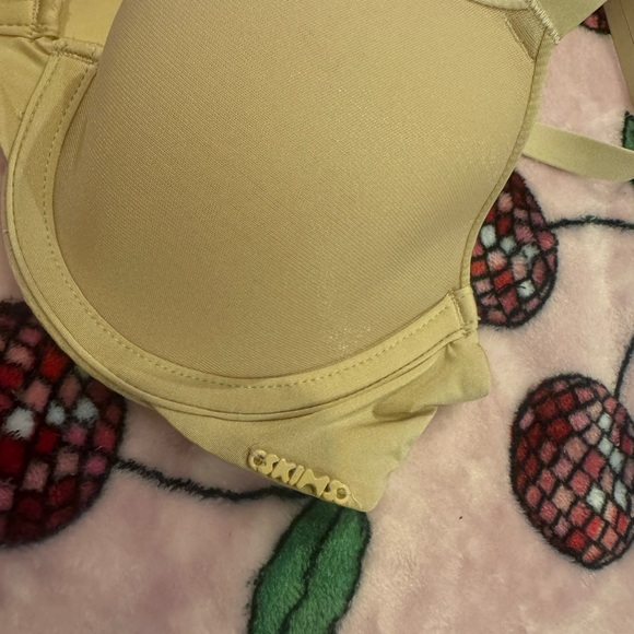 SKIMS Bra - Picture 2 of 5